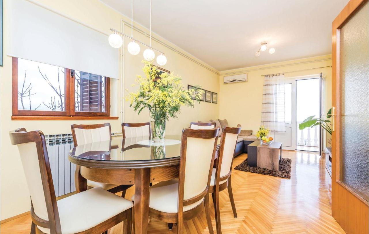 Lovely Apartment In Matulji With Kitchen Buitenkant foto